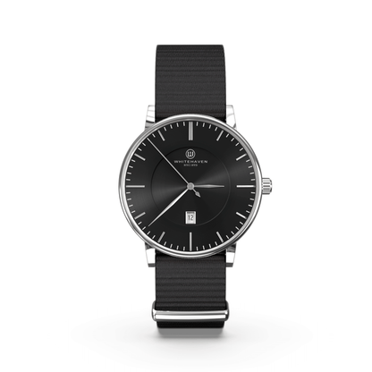 Montre Diamantina Whitehaven avec cadran noir, boîtier finition argent et bracelet NATO noir – vue de face