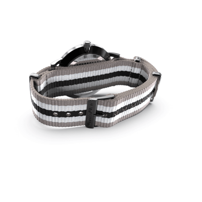 Montre femme Whitehaven Bendigo avec boucle noire et bracelet NATO nylon gris blanc noir – vue arrière