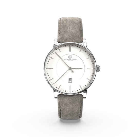Montre femme Whitehaven Coral avec cadran blanc mat en vue frontale, finitions argentées et bracelet en velours gris clair